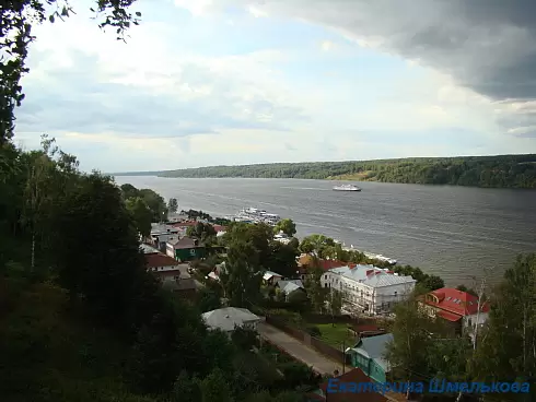 Вид с высокого берега в Плесе