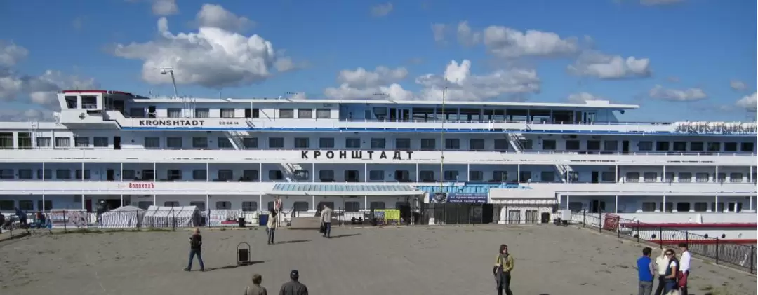 Наш теплоход на причале в Угличе