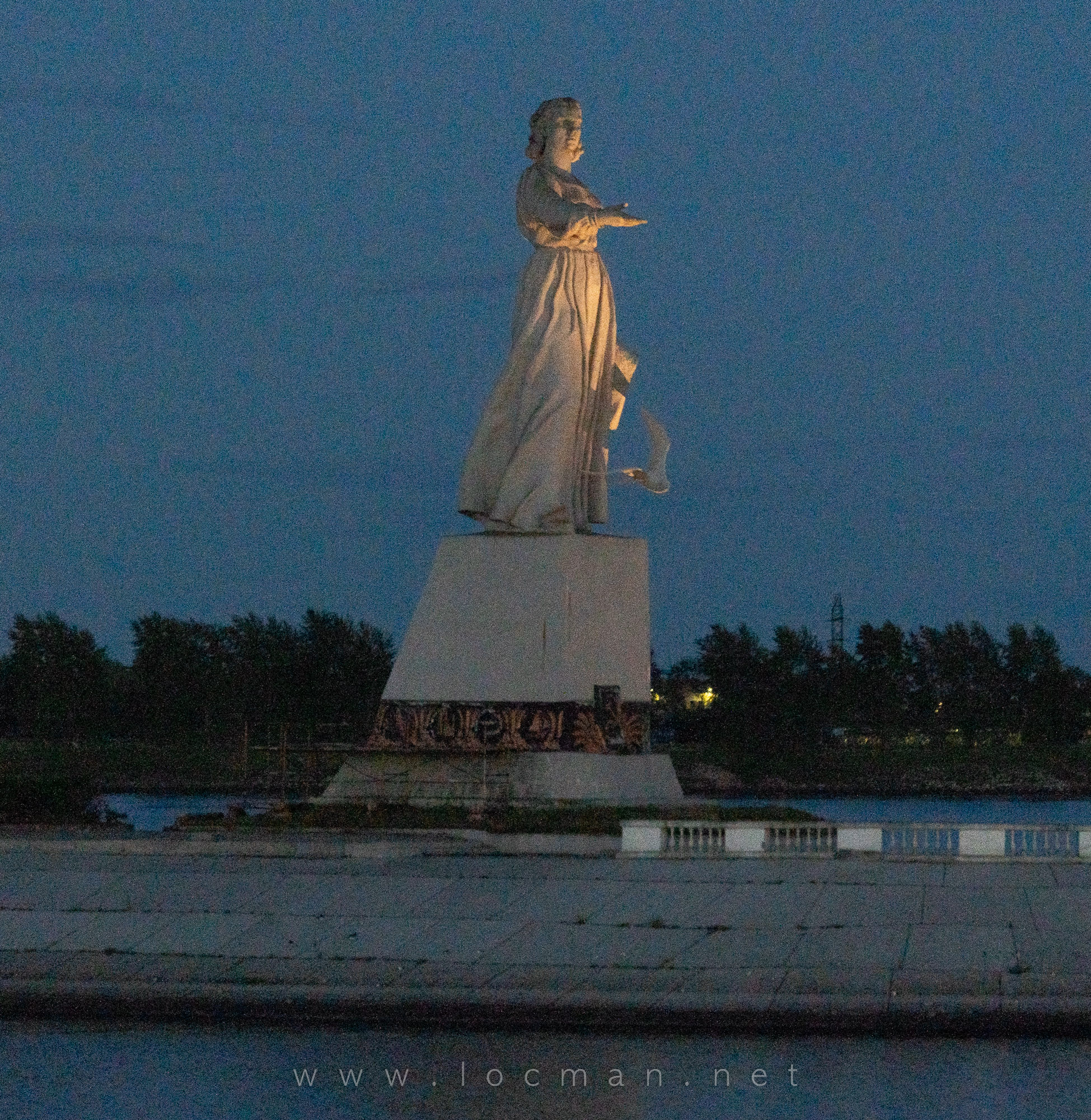 Монумент «Мать-Волга»