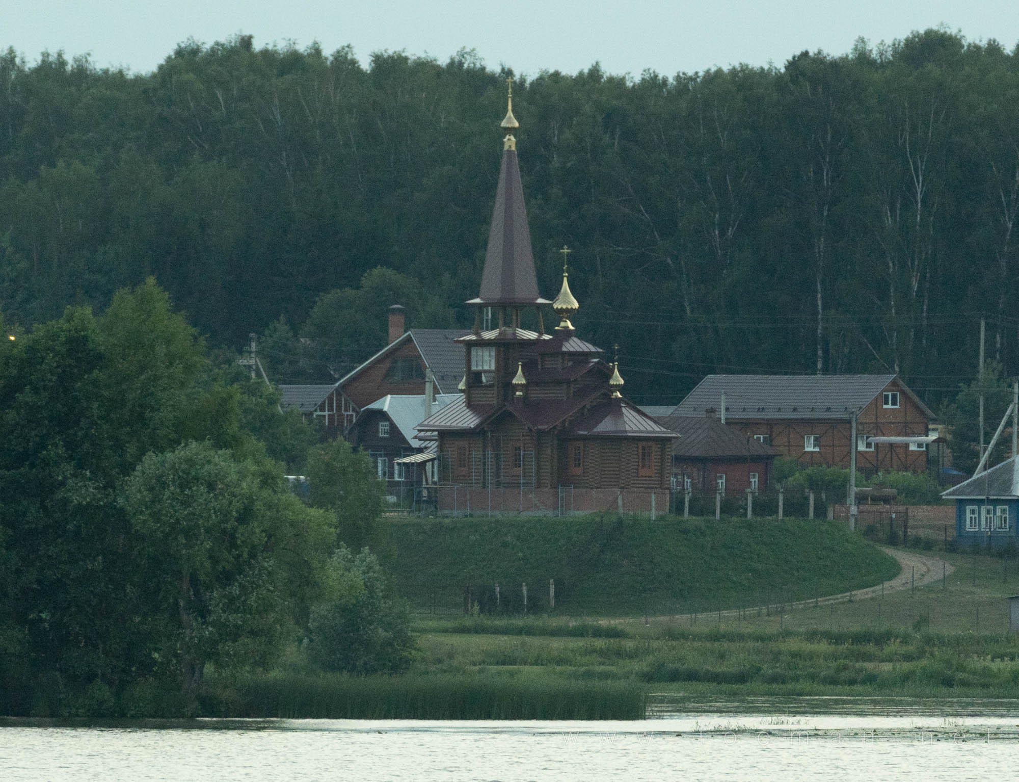 Церковь в деревне Шерониха