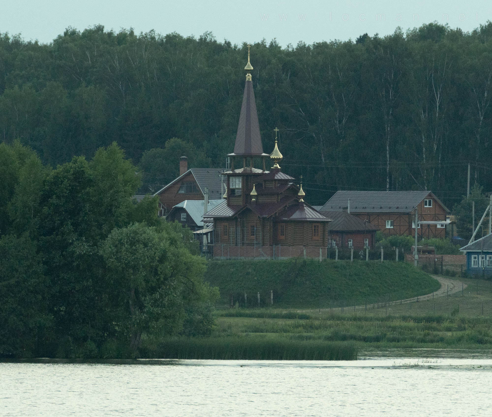 Церковь в деревне Шерониха