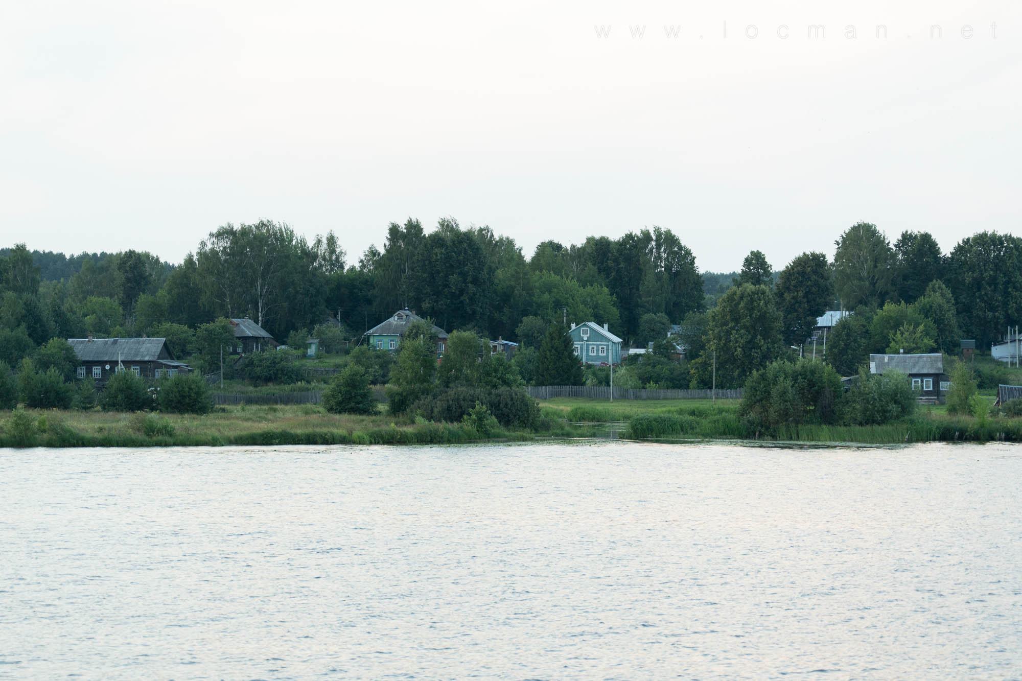 Село на берегу Волги