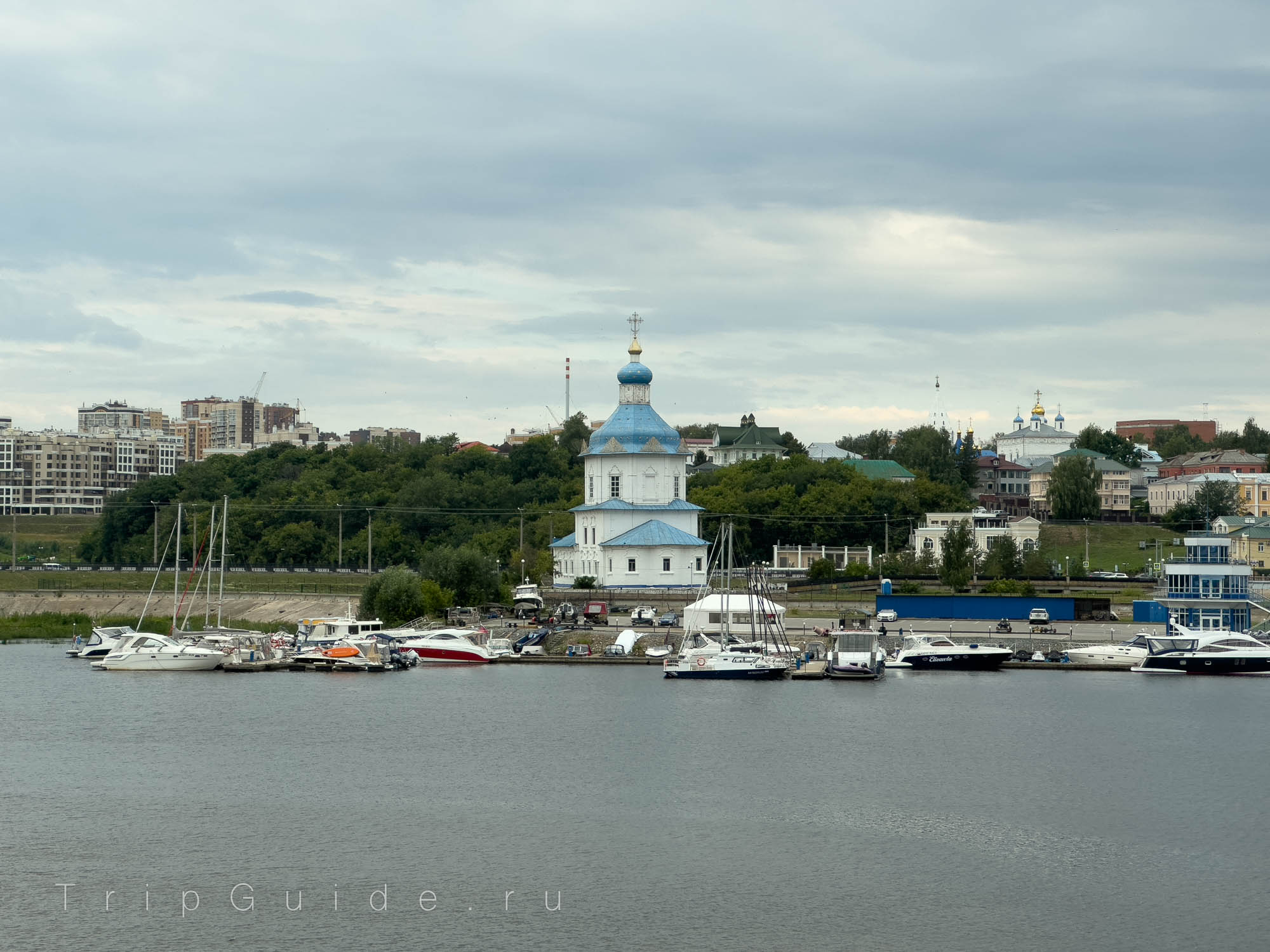 Устье реки Чебоксарки и Успенская церковь