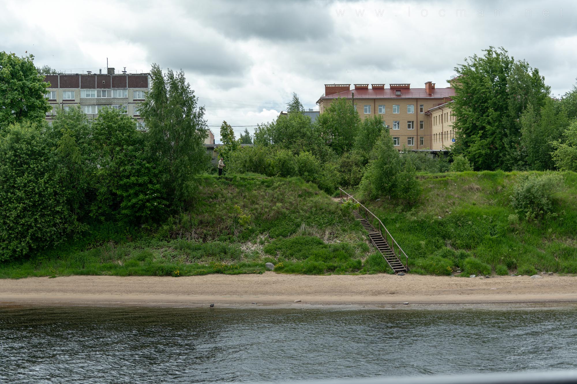 Лесенка к реке