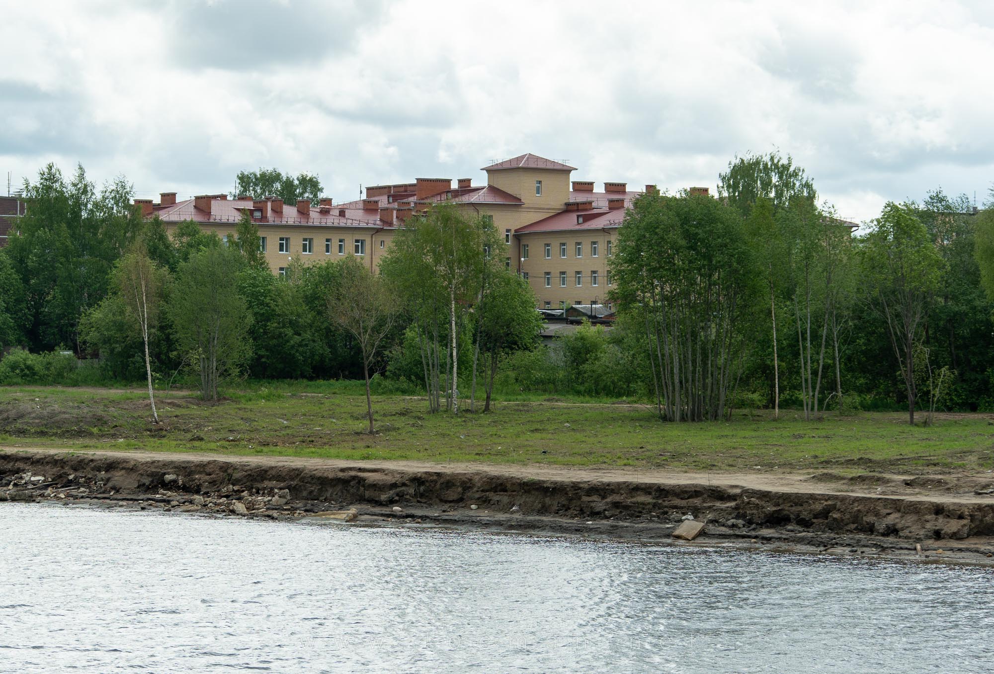Лодейнопольская межрайонная больница, поликлиника