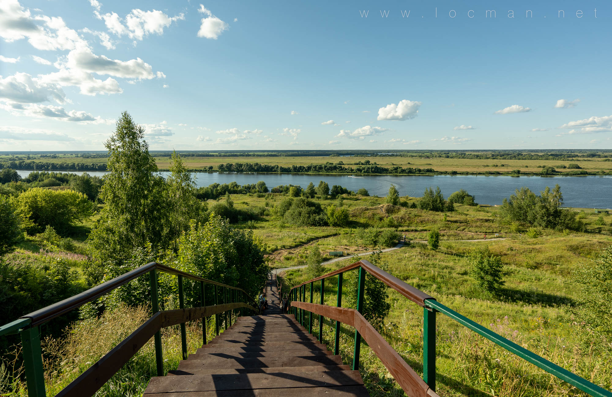 Вид на Оку с высокого берега, село Константиново