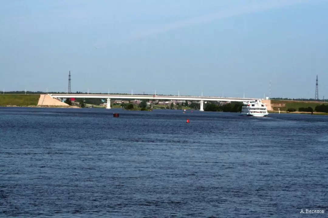Автомобильный мост через Шексну