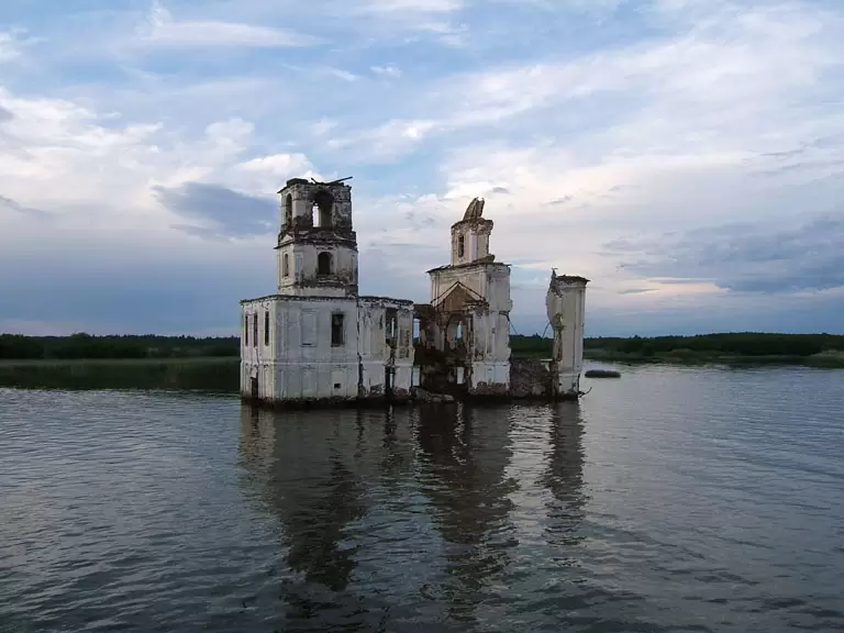 Затопленная церковь Крохинского погоста