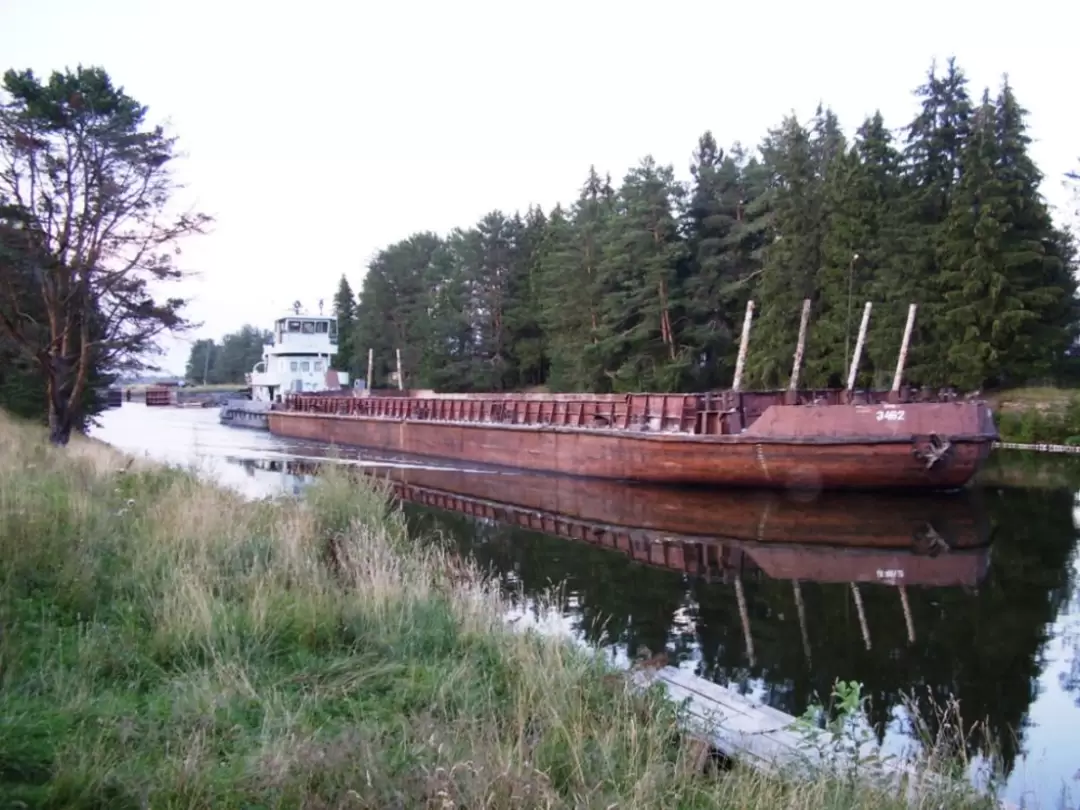 Теплоход «Речной-85» в Топорне