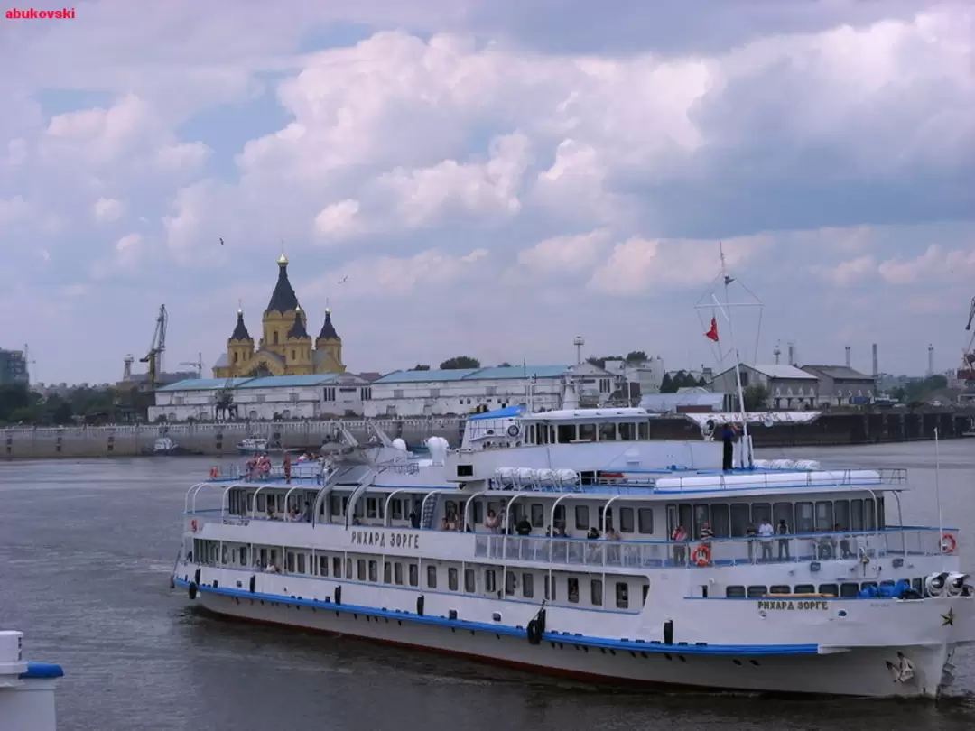 Теплоход «Рихард Зорге» в Нижнем Новгороде