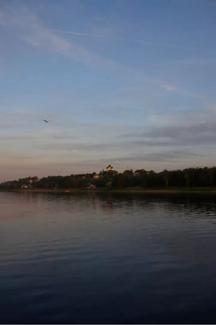 Берега Волги на закате