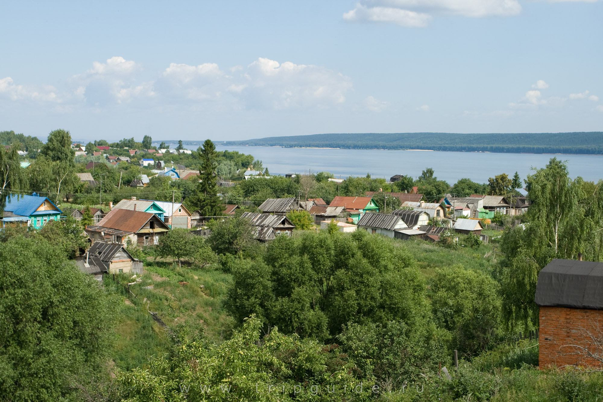 Вид на поселок Шеланга и Волгу