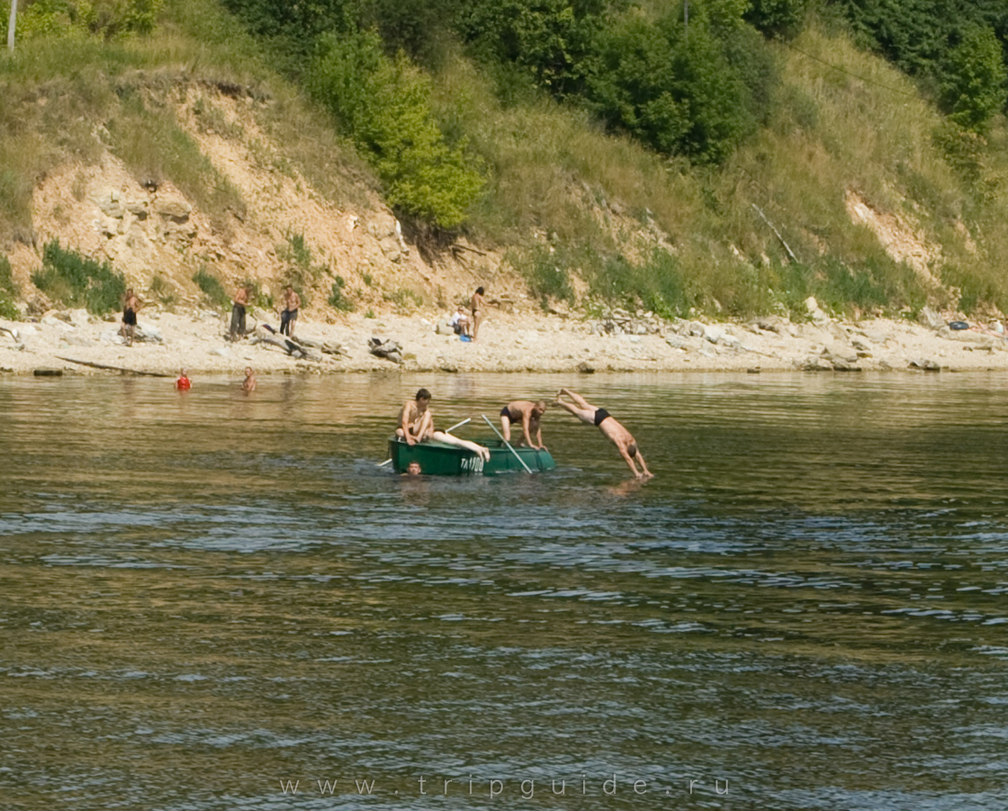Купание с лодки