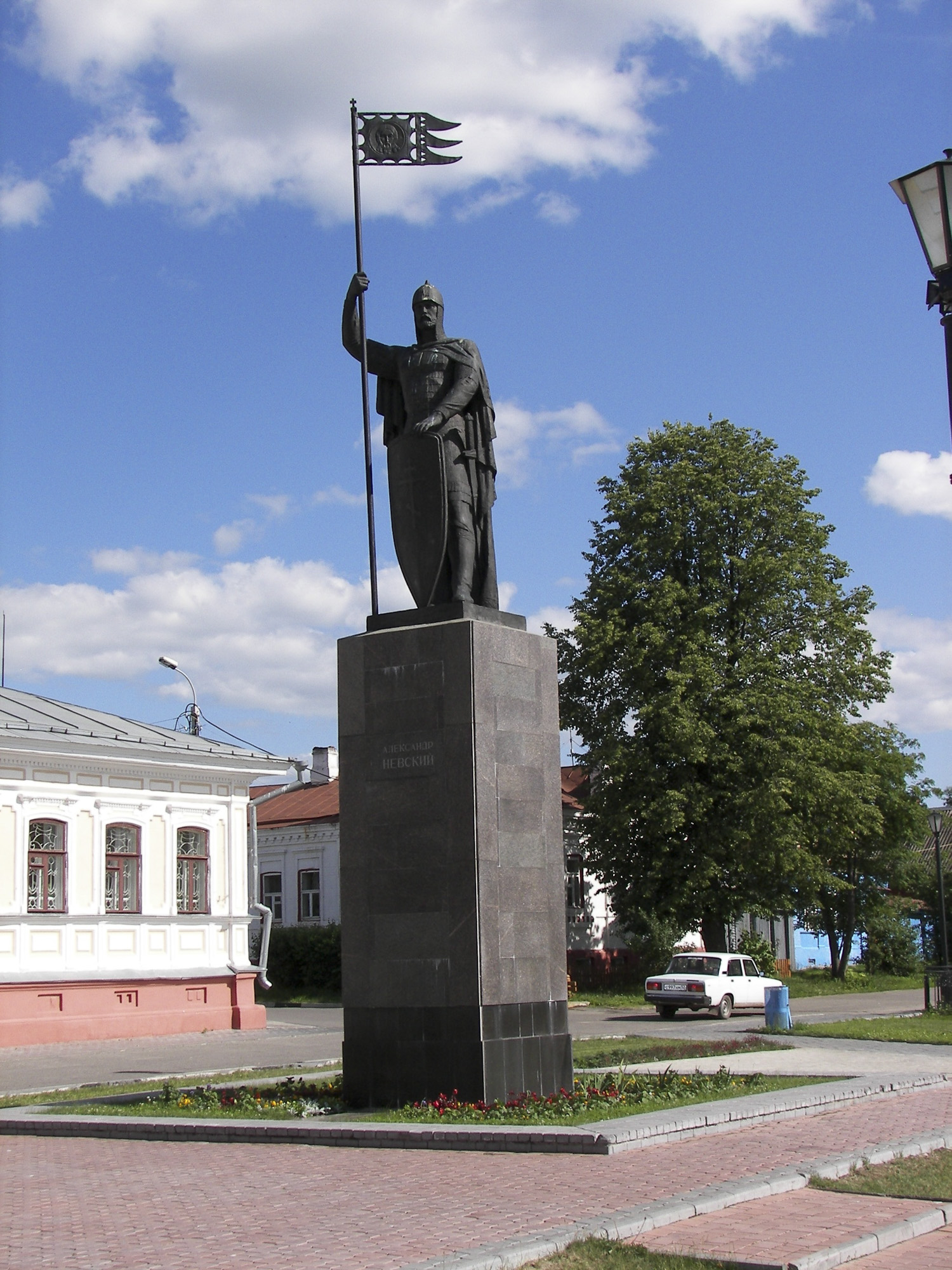 Памятник Александру Невскому в Городце