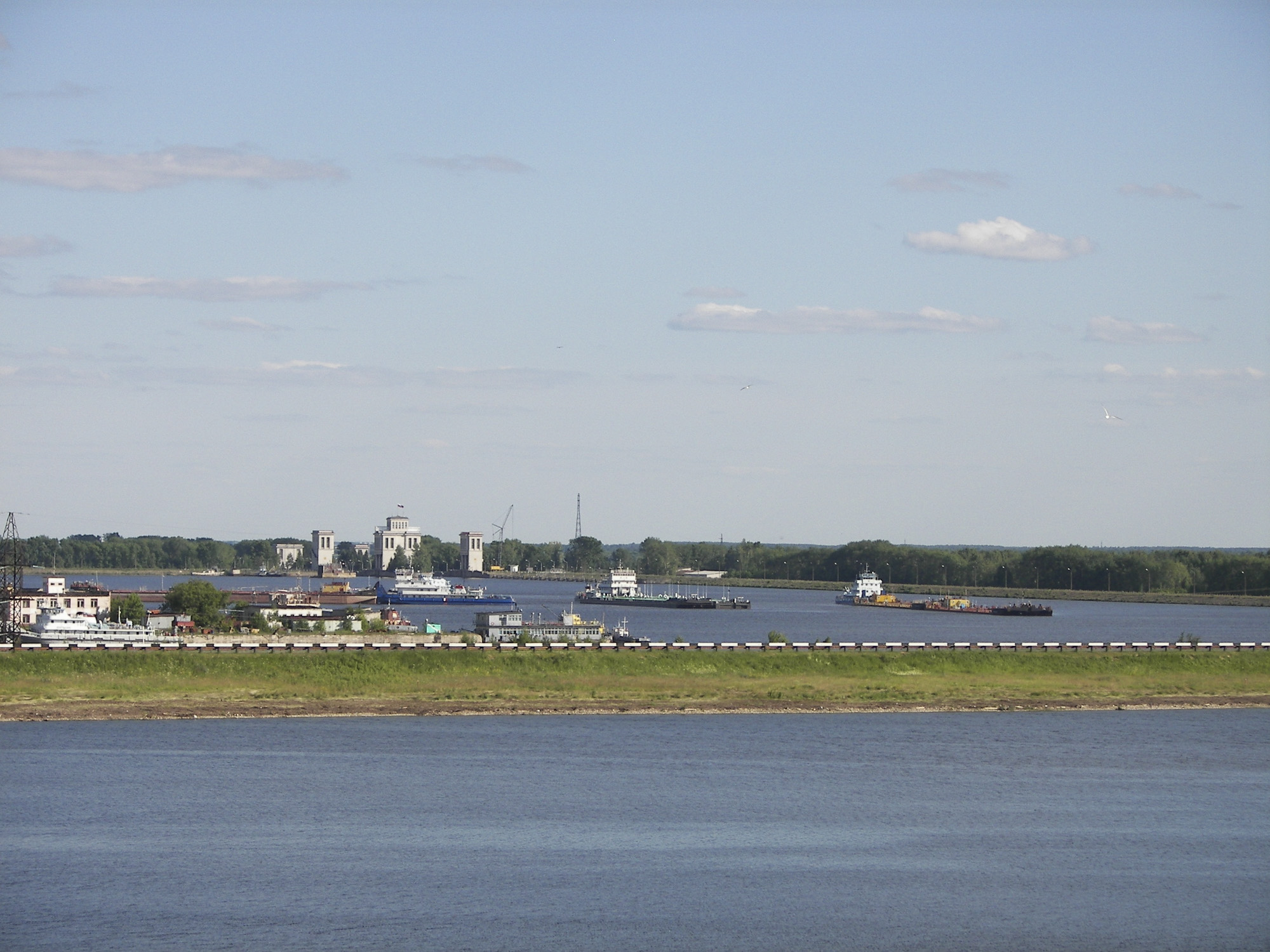Баржи в Городце